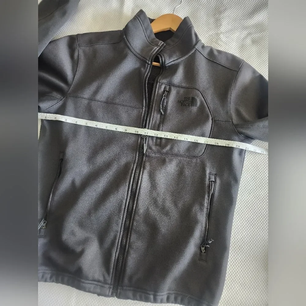 The North Face Men's Black Jacket Zip Up